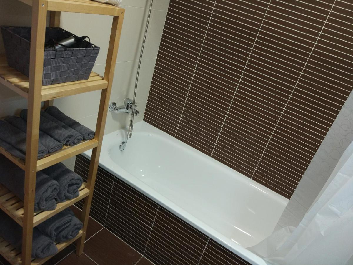 Piso Rosalia De Castro Apartment Allariz Ngoại thất bức ảnh
